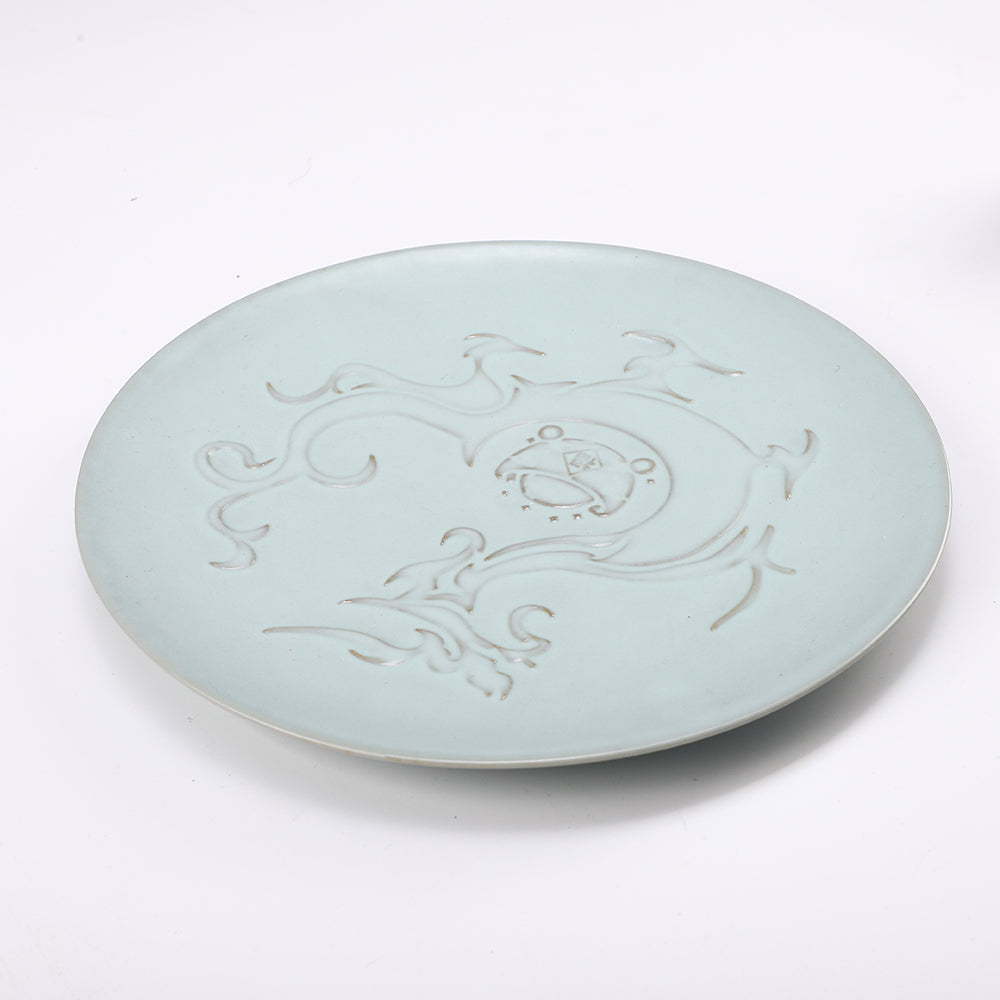 Elegant Celadon Ceramic Decorative Plate – Traditional Chinese Dragon Relief Design (Ø26.7cm)