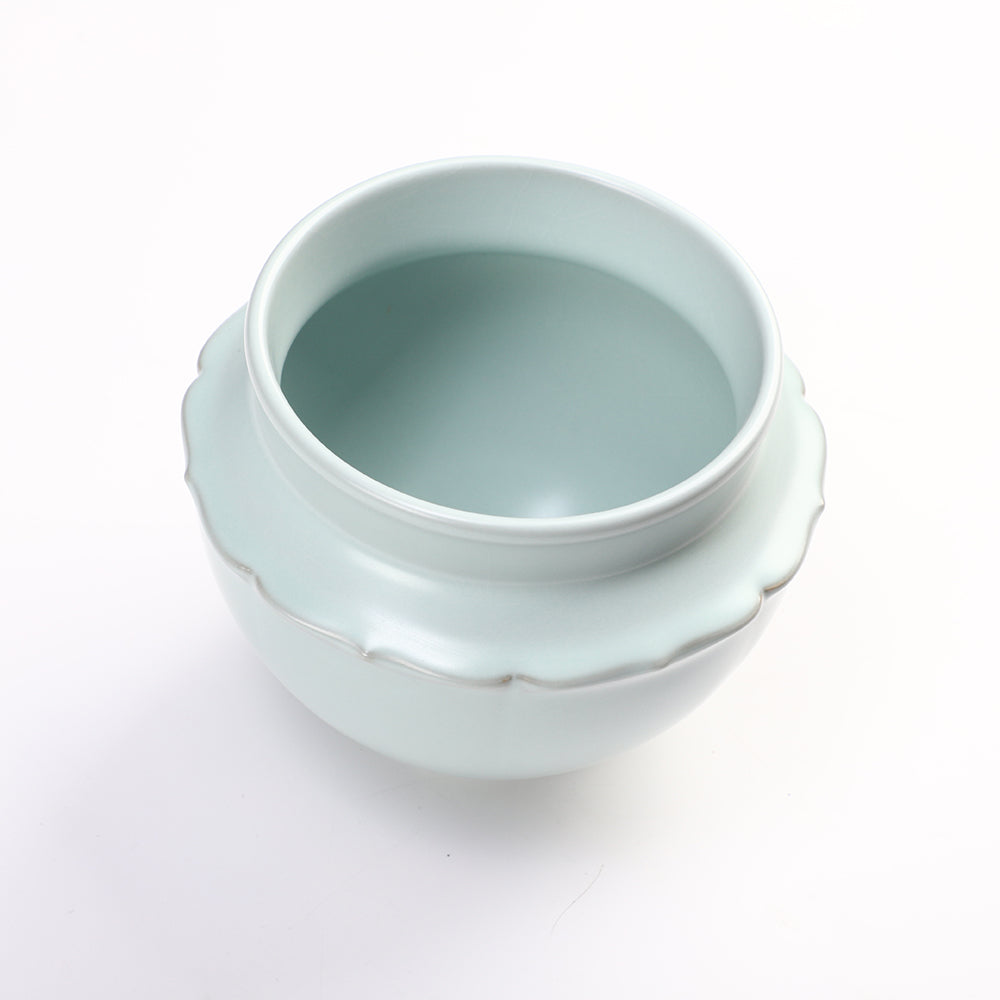 Elegant Celadon Ceramic Decorative Vessel – Handcrafted for Display & Collection (Ø15.8cm x H12.7cm | Weight: 0.803kg)